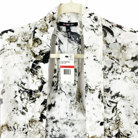 NWT Black Grey White Rose Floral Kimono XS - Picture 4 of 9